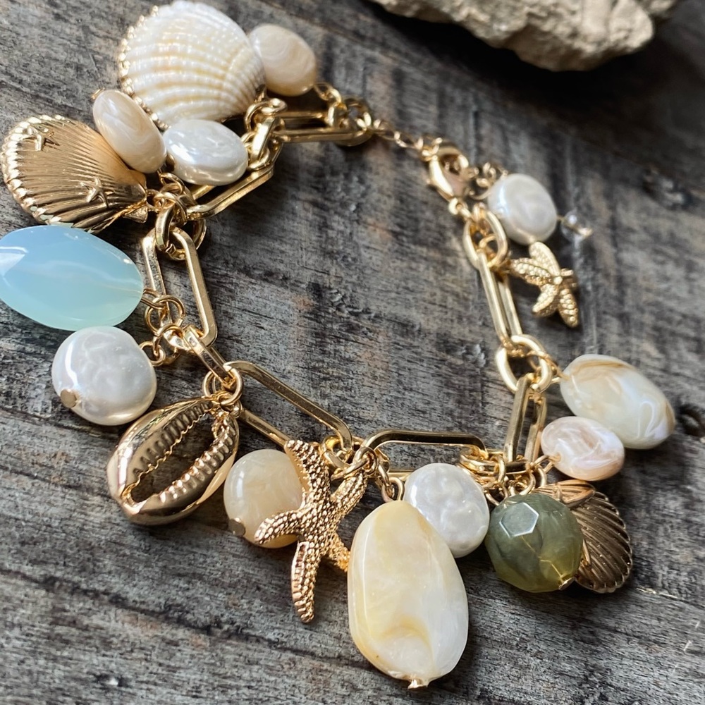 NEW Gold & Seashell Charm Bracelet With Blue & Cream Stones